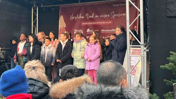 Unser Chor auf dem Weihnachtsmarkt